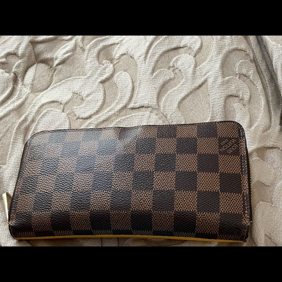 Louis Vuitton Ltd. Ed. Christmas Animation Evasion Collection Zippy Wallet - Picture 3 of 8